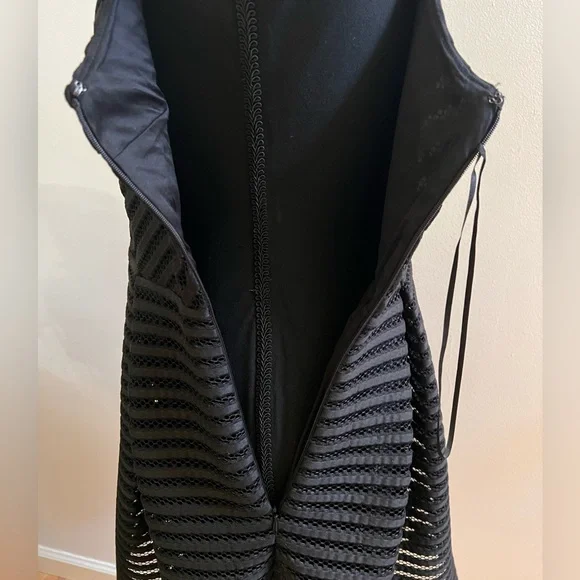 Express Black Textured Mini Dress - Picture 4 of 5